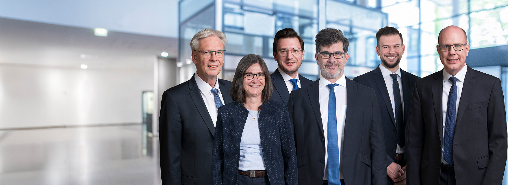 Die Anwälte von Guntermann und Partner nebeneinander